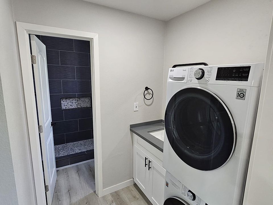 2nd image of 4478 Collwood Blvd #15