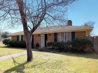 1712 Dickerson Dr, Pantego, TX 76013