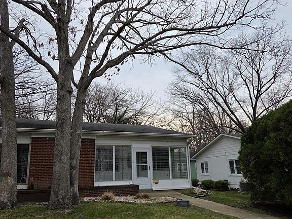 2nd image of 96 Edinburgh Ln #F
