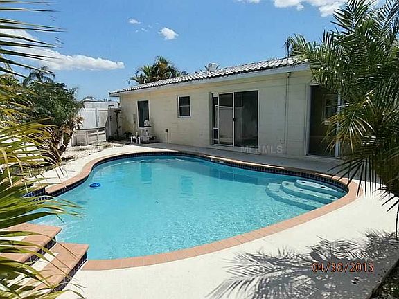 4th image of 4893 Lake Charles Dr N