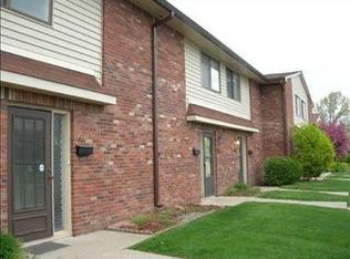 964 Greenwood Trl W, Greenwood, IN 46142