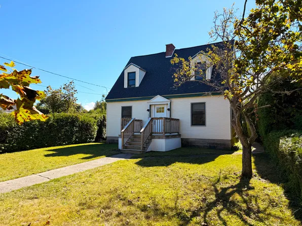 178 Fitch St, Saint Ignace, MI 49781