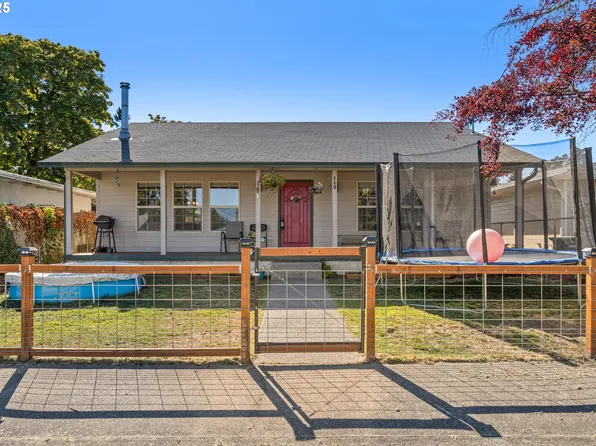 440 W Agee St, Roseburg, OR 97471
