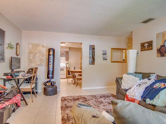 3rd image of 10040 Guidy Ln