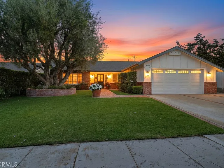 2705 E Jacaranda Ave — Photo 65