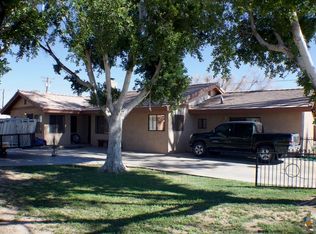 695 Grapefruit Dr, Brawley, CA 92227