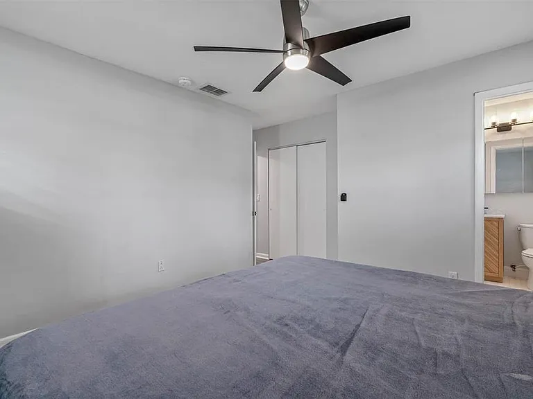 5104 W Cleveland St — Photo 32