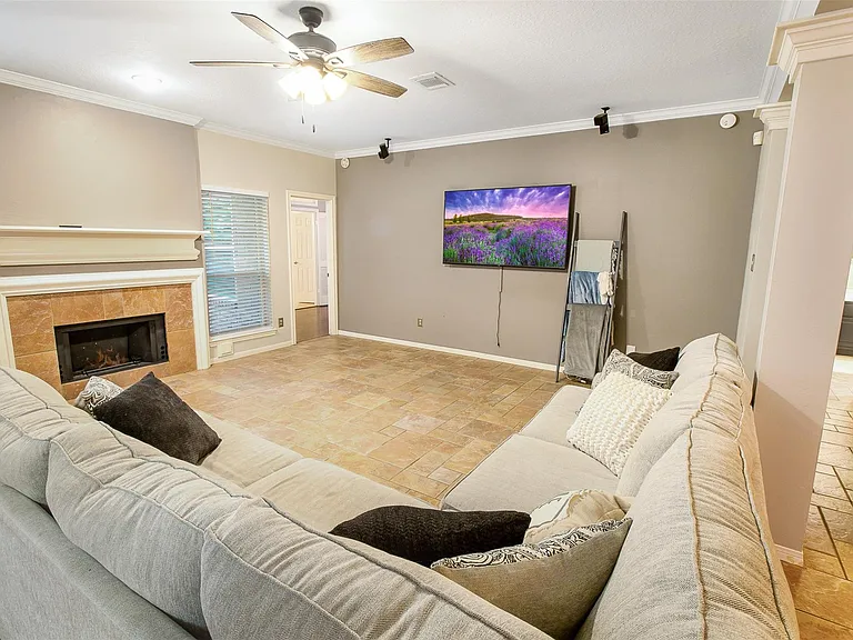 14639 Oak Chase Dr — Photo 2