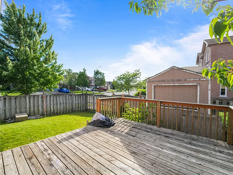 87 Rundle Cres — Photo 34