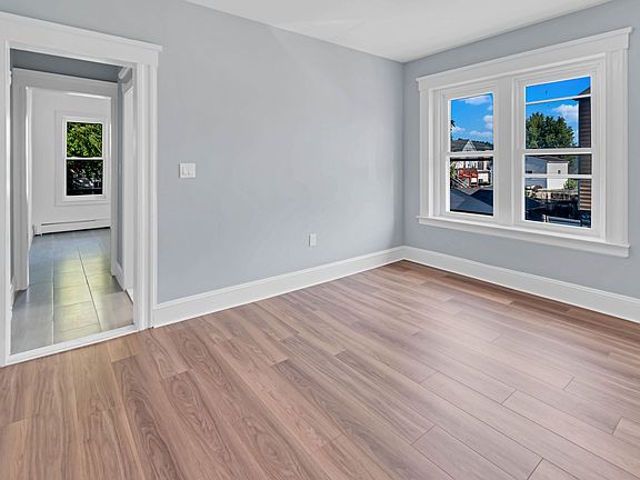 2nd image of 145A E Jersey St Floor 2