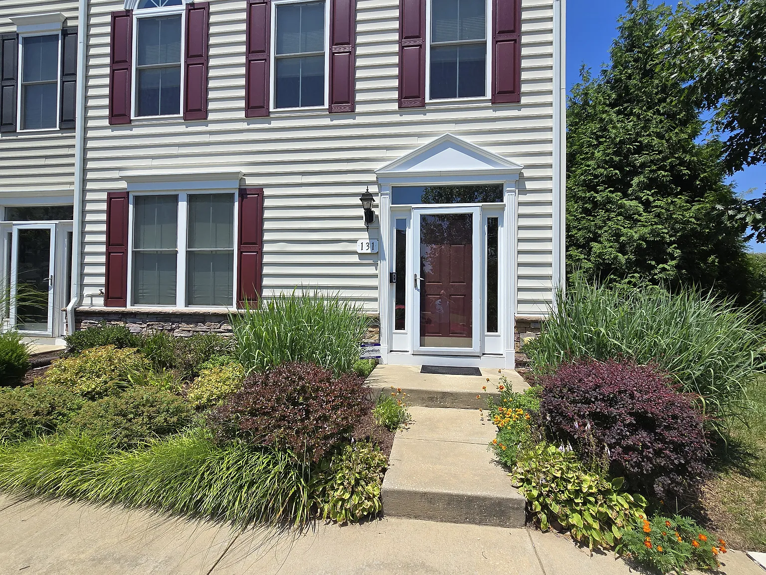 2 bed, 2304 sqft, $2,995 — Photo 3