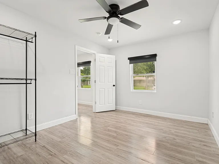 1301 Cardinal St — Photo 12