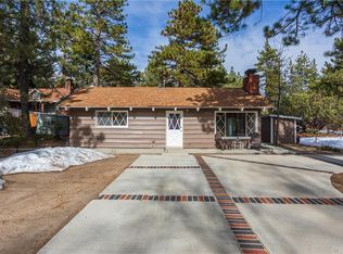 32296 Parkland Dr, Running Springs, CA 92382