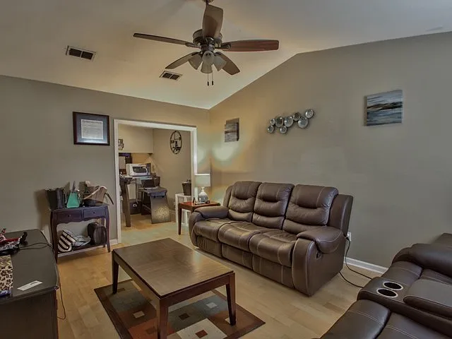 2 bedroom Duplex for rent off Apalachee Parkway $1350 per month, all wood floors, lawn care included — Photo 4
