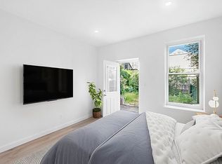 236 Kingsland Ave #1F, Brooklyn, NY 11222