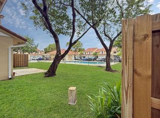 8103 Gate Blvd, Pompano Beach, FL 33068