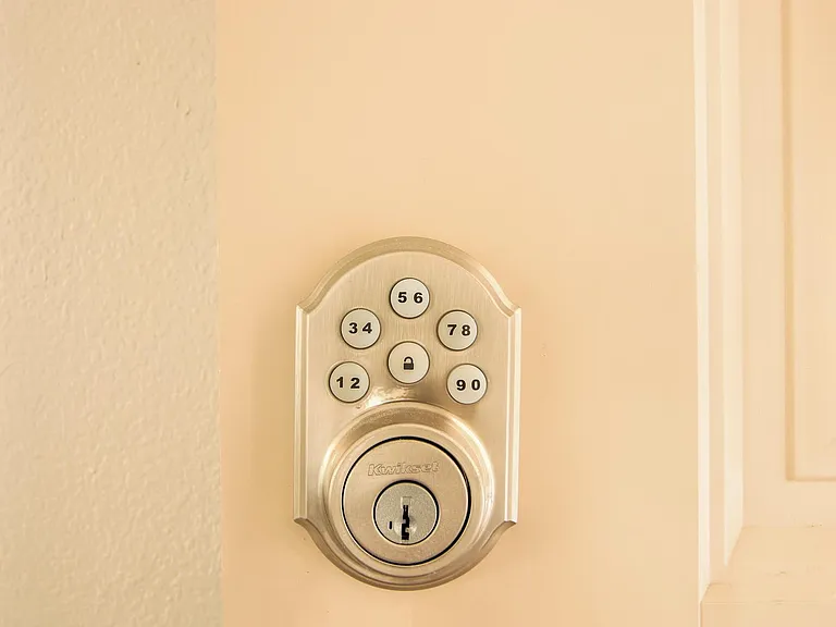 420 Union Ave #14 — Photo 8