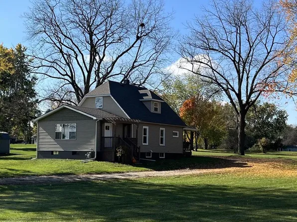 417 East St S, Kewanee, IL 61443