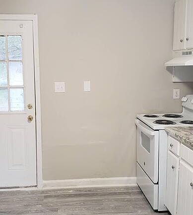 2nd image of 604 Arrington Ave APT C