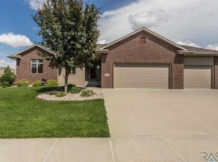 7636 W Stanford Dr, Sioux Falls, SD 57106