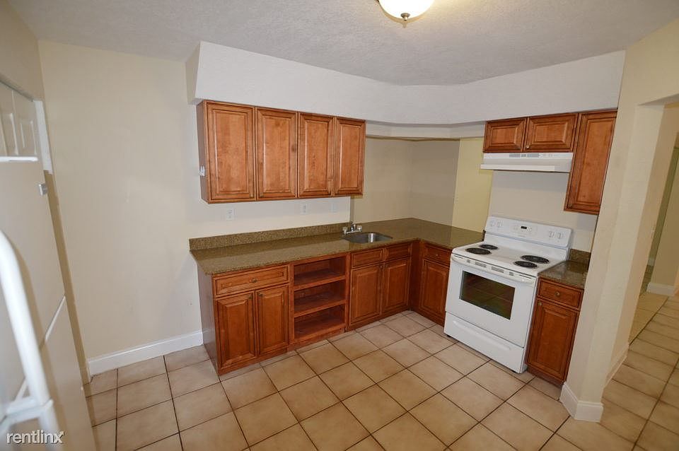 40110122_3471 NW 32nd St_Lauderdale Lakes_FL_2017-3
