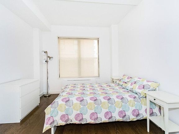 3rd image of 212 W 91st St APT 708