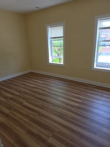 7047 S Crandon Ave #201 Photo 1 7047 S Crandon Ave #201 Photo 1