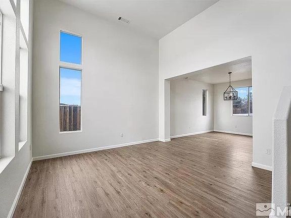 3rd image of 560 Golden Vista Ct