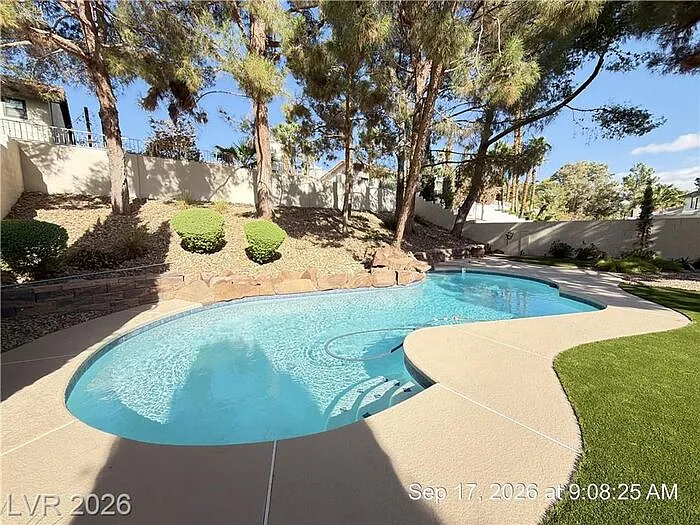 3 bed, 2.5 bath, 2369 sqft, $3,095 — Photo 2