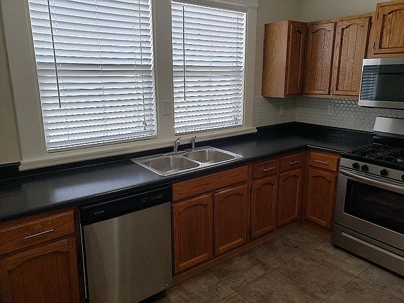 4th image of 587-589 S Ohio Ave #43205-3