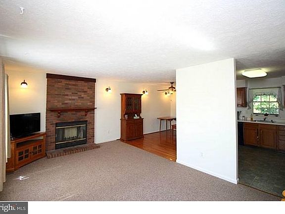 3rd image of 8 Macduff Ct