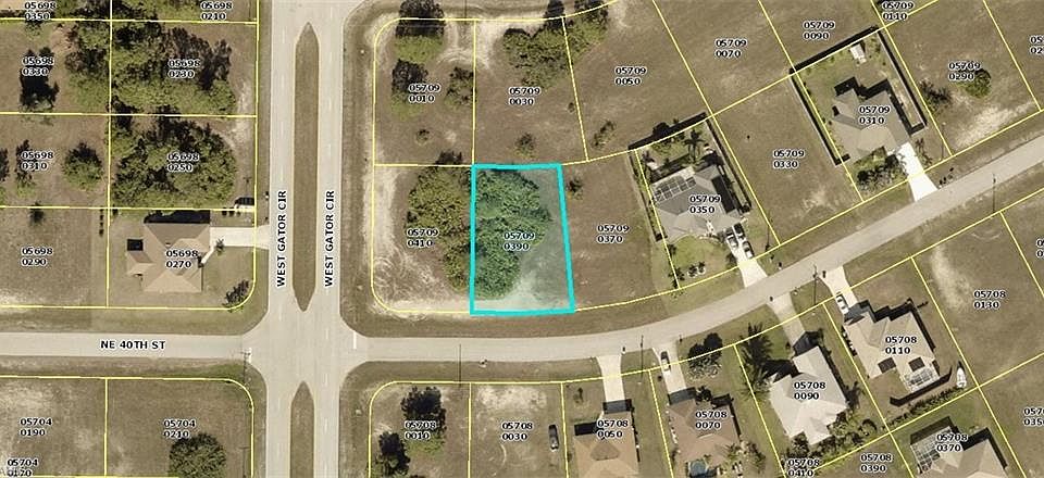 1st image of 1027 NE 40th St