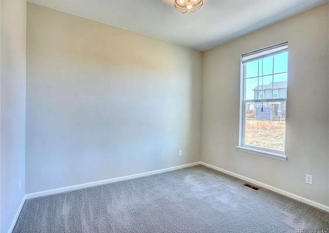 4 bed, 2759 sqft, $3,750 — Photo 4