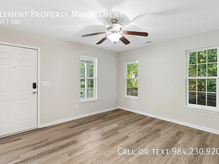 338 E Spring St — Photo 4