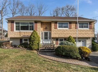 42 Farview Ave, Cedar Knolls, NJ 07927