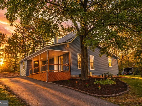320 Long Run Rd, Mill Hall, PA 17751