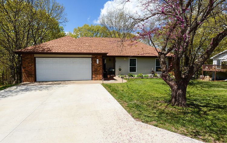 1st image of 39 Northwoods Dr