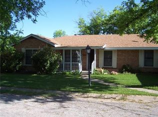 2104 W Storey St, San Saba, TX 76877