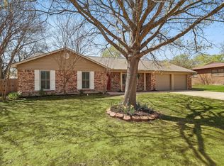 8212 Pearl St, North Richland Hills, TX 76180