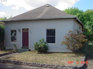 549 N Kutch St, Carlton, OR 97111