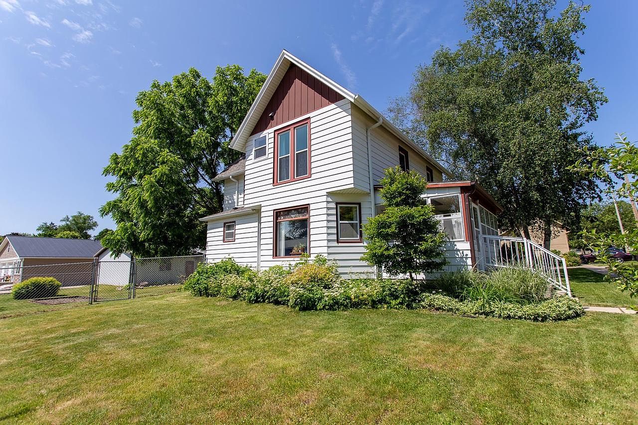 11 8th Avenue, New Glarus, WI 53574 Zillow