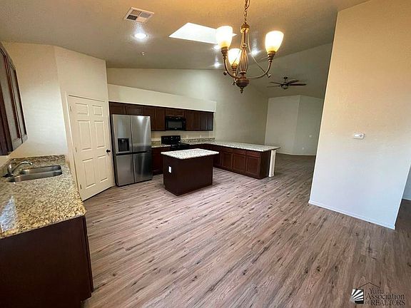 5th image of 3136 S Melanie Dr