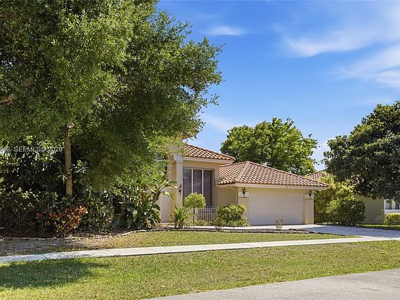 3rd image of 9612 Carousel Cir N