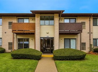 7590 Manor Cir APT 202, Westland, MI 48185
