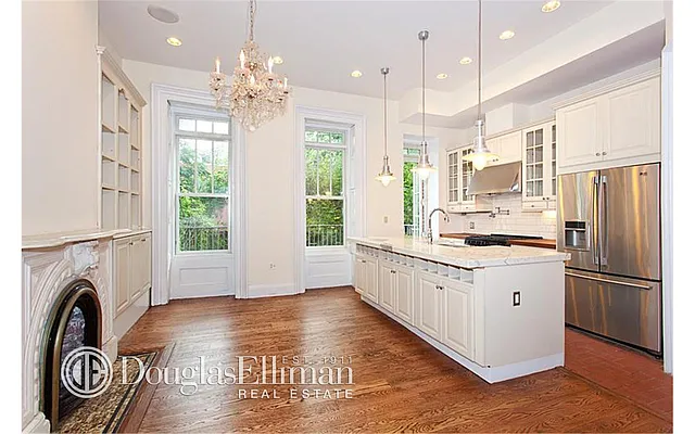 Rented by Douglas Elliman | media 8