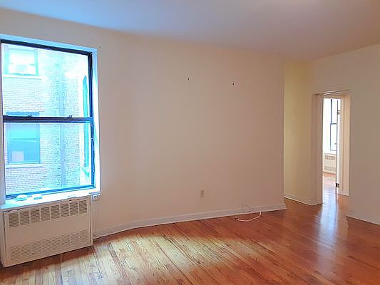 3rd image of 53 E 97th St APT 3C