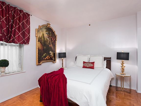 5th image of 100 Central Park S APT 12F