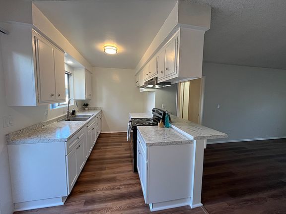 4th image of 518 Evergreen St APT 8