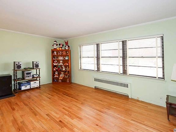 3rd image of 53-52 Oceania St