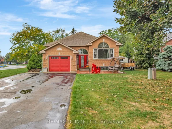 2 Marchmont Pl, Belleville, ON K8P 5E4